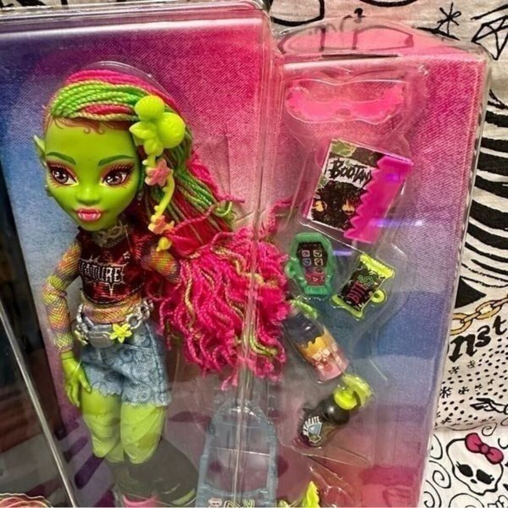 Monster High VENUS MCFLYYRAP Doll - Picture 5 of 8